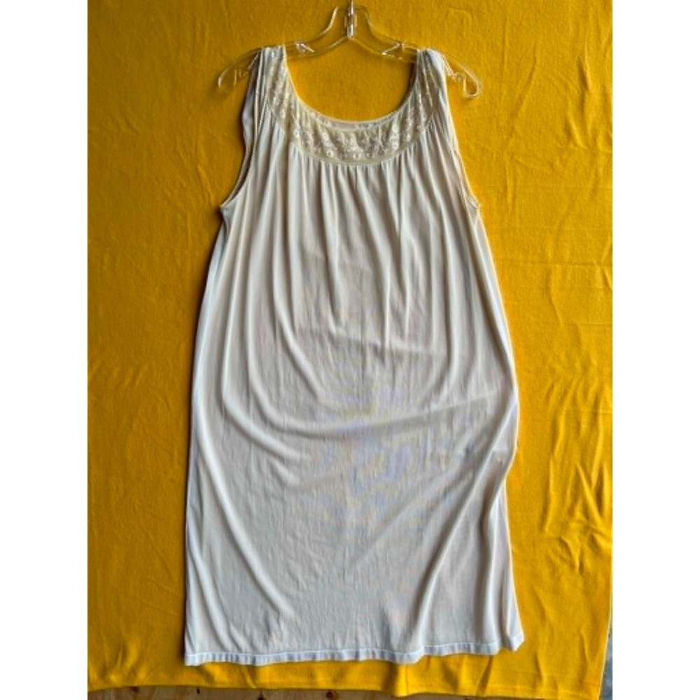 Vintage Cream Mid Length Nightgown Floral Embroidered Sleeveless 26-05-20 - Picture 3 of 4